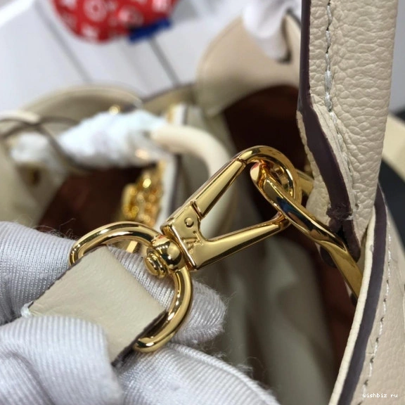 WIS MONTAIGNE MM LOUIS VUITTON 0714